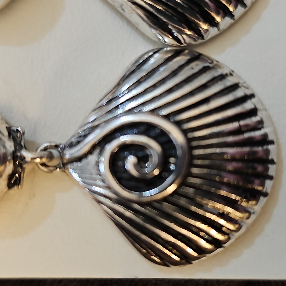 Earrings - Picture 4 of 11